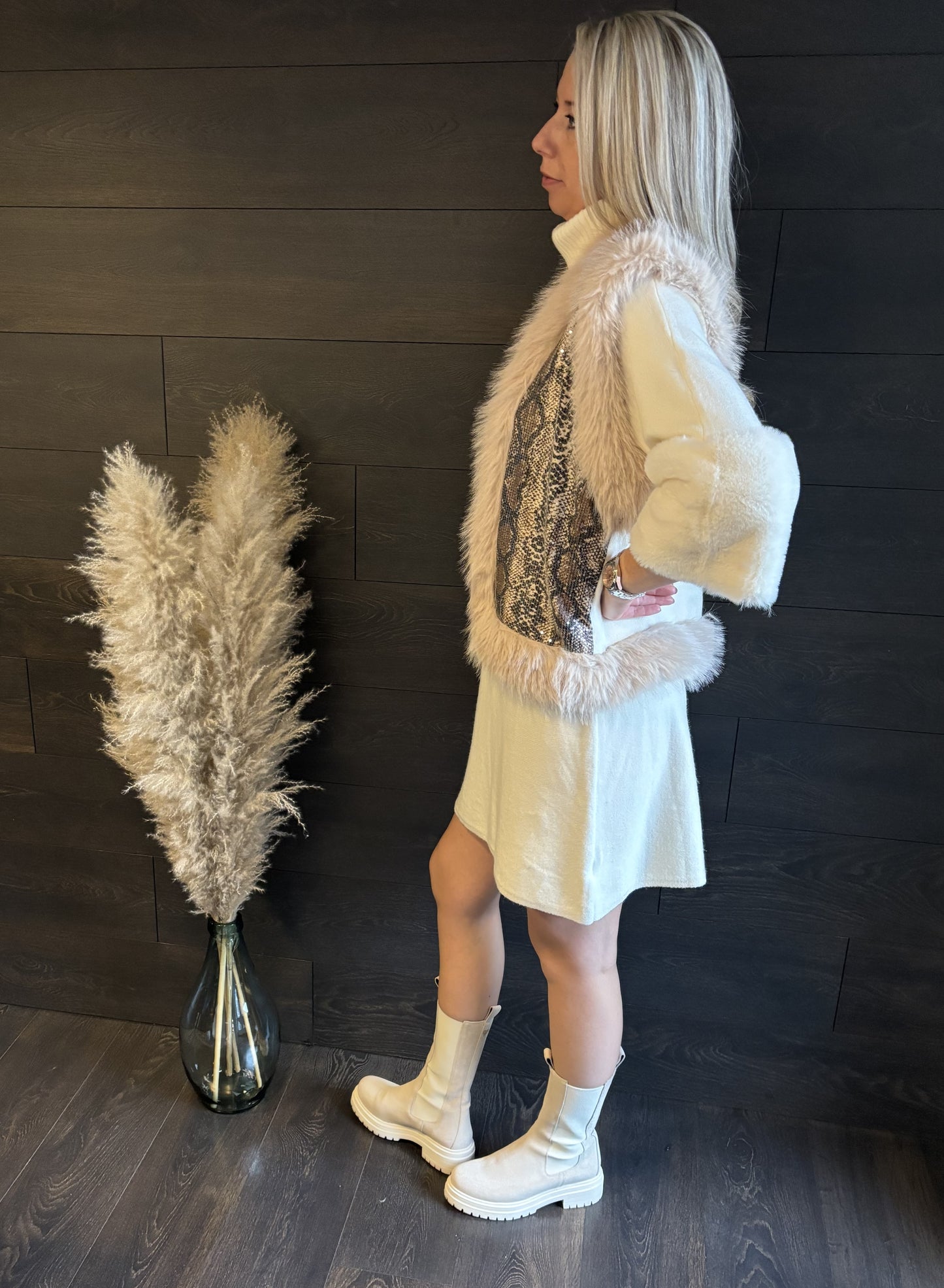 Bontje met slangenmotief