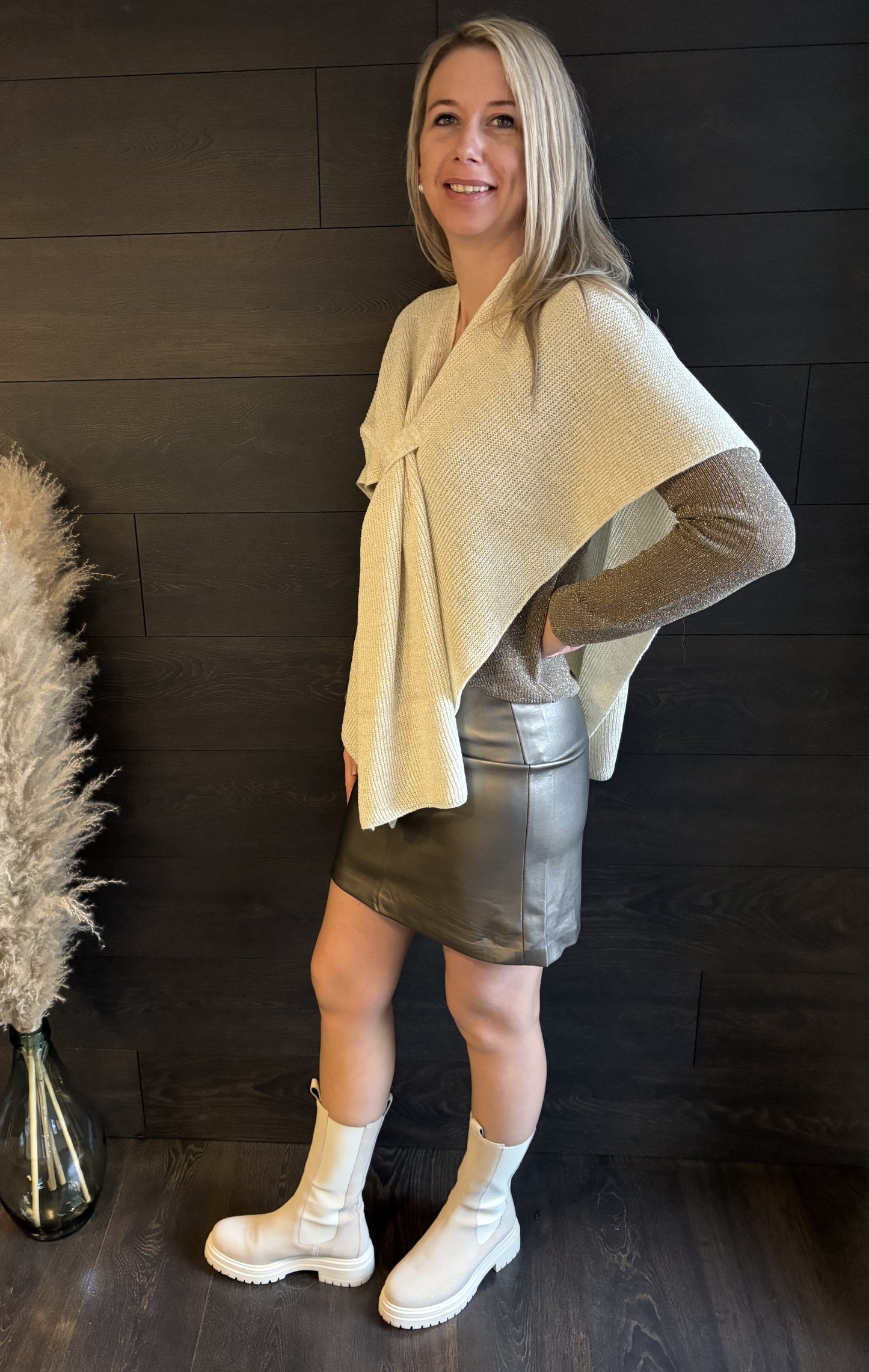 Ecru poncho met gouden draad